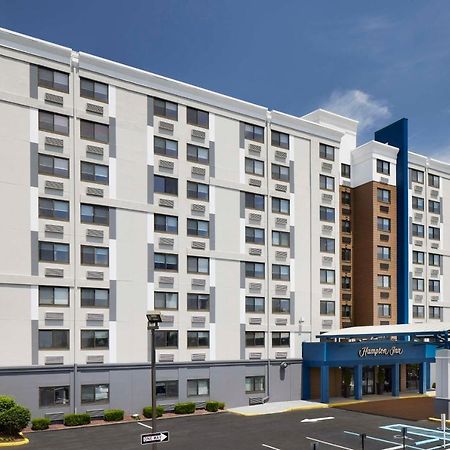Hampton Inn Newark Airport Екстериор снимка