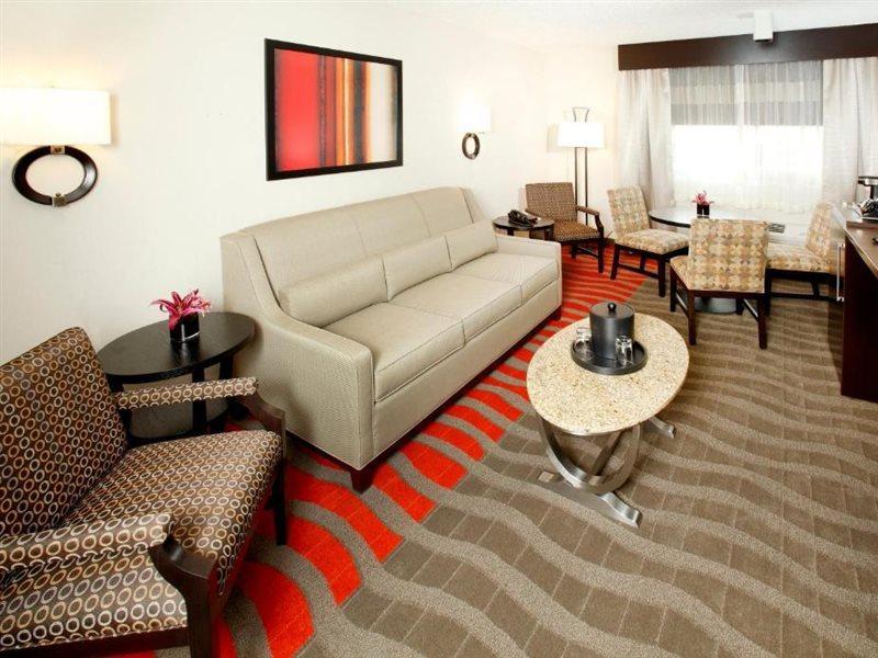 Hampton Inn Newark Airport Екстериор снимка