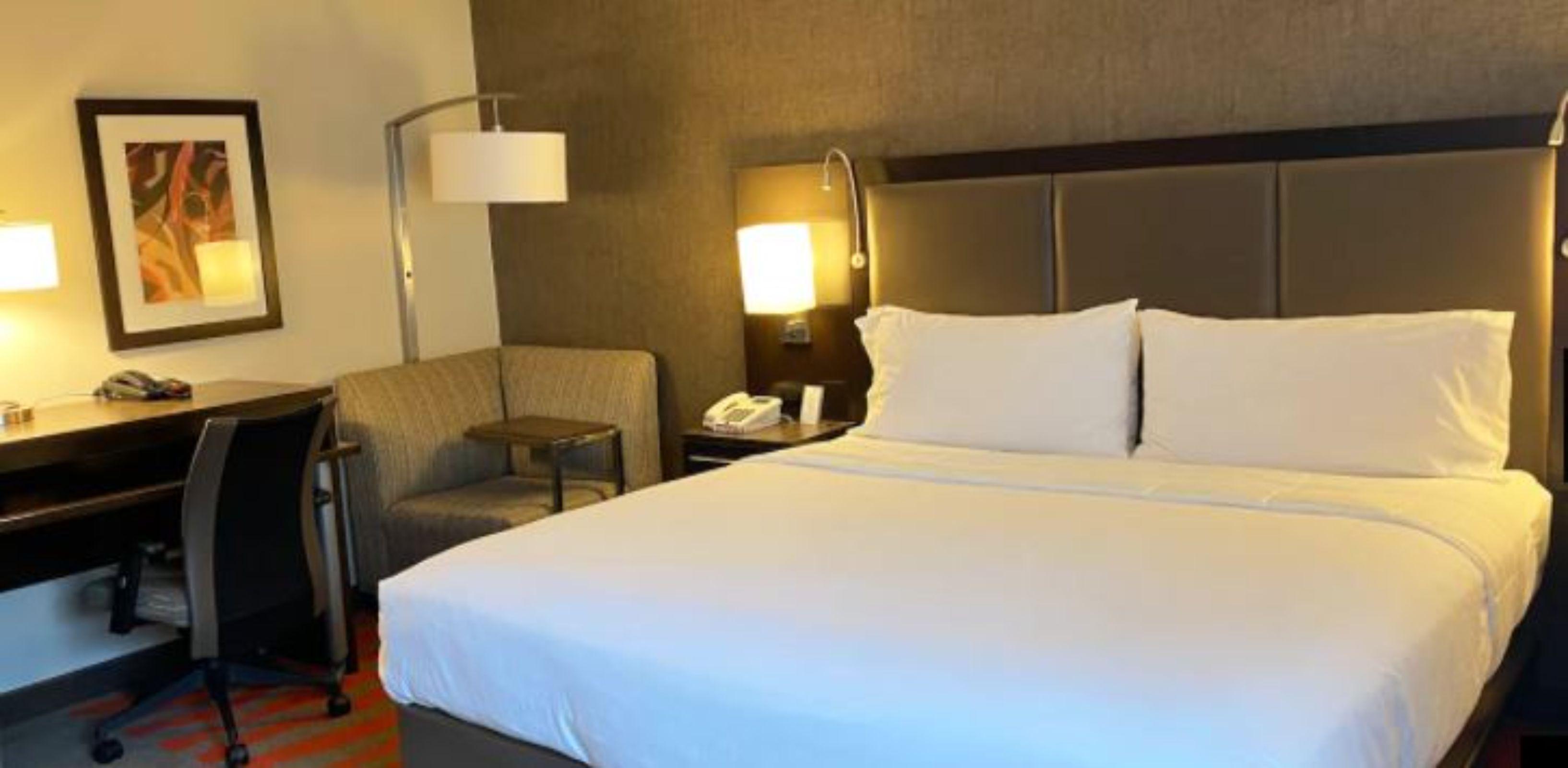 Hampton Inn Newark Airport Екстериор снимка