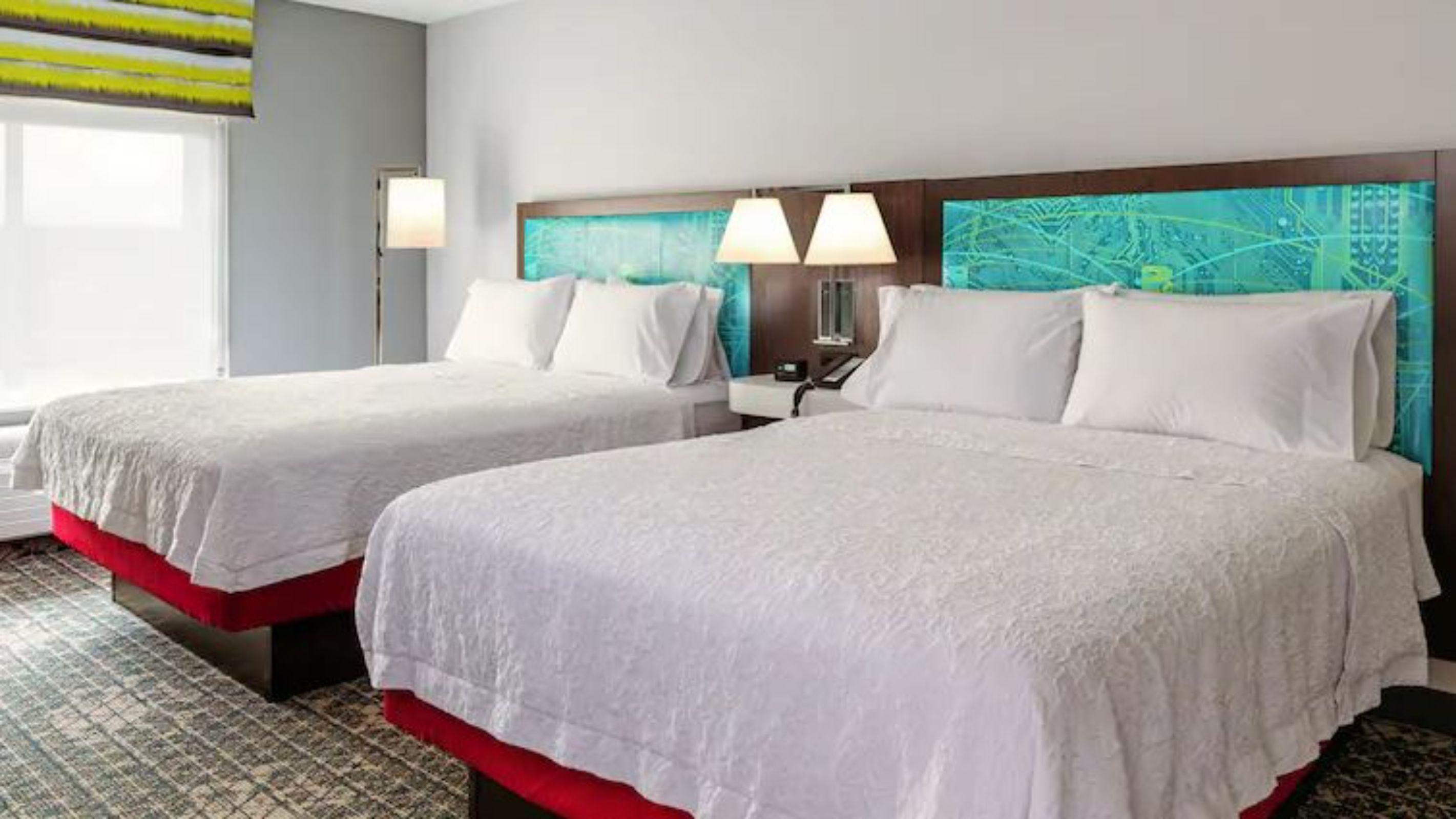 Hampton Inn Newark Airport Екстериор снимка