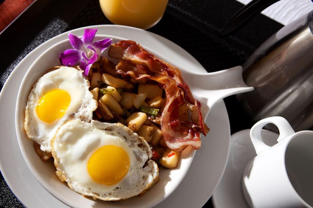 Hampton Inn Newark Airport Екстериор снимка
