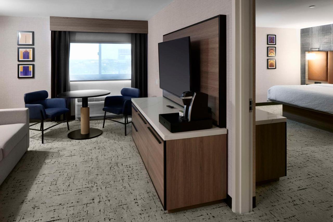 Hampton Inn Newark Airport Екстериор снимка