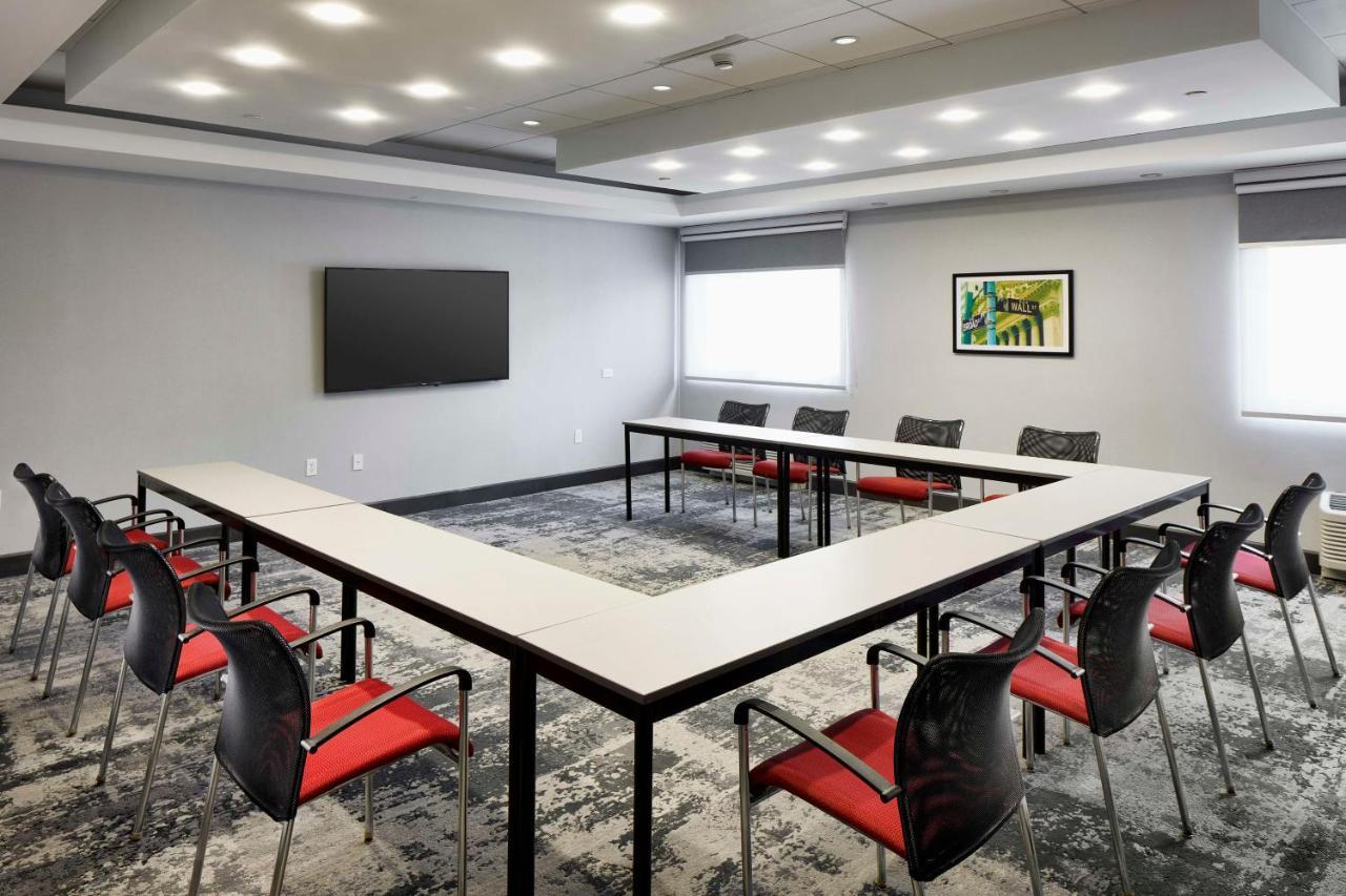 Hampton Inn Newark Airport Екстериор снимка