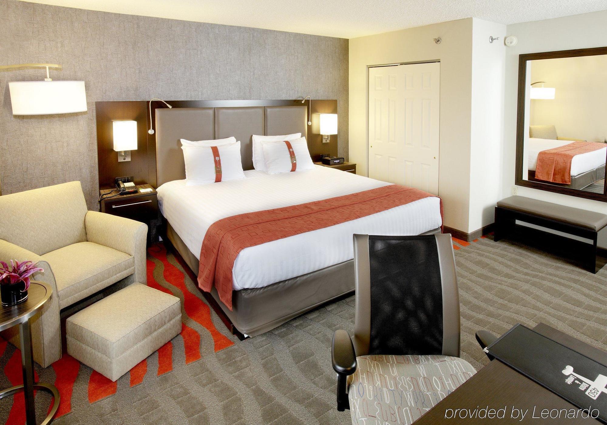 Hampton Inn Newark Airport Екстериор снимка
