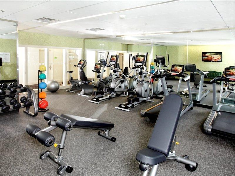Hampton Inn Newark Airport Екстериор снимка
