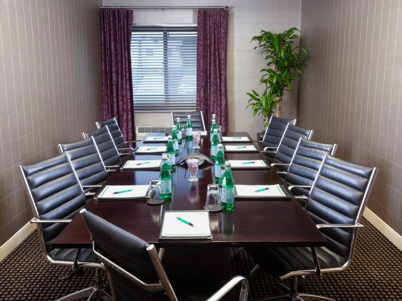 Hampton Inn Newark Airport Екстериор снимка