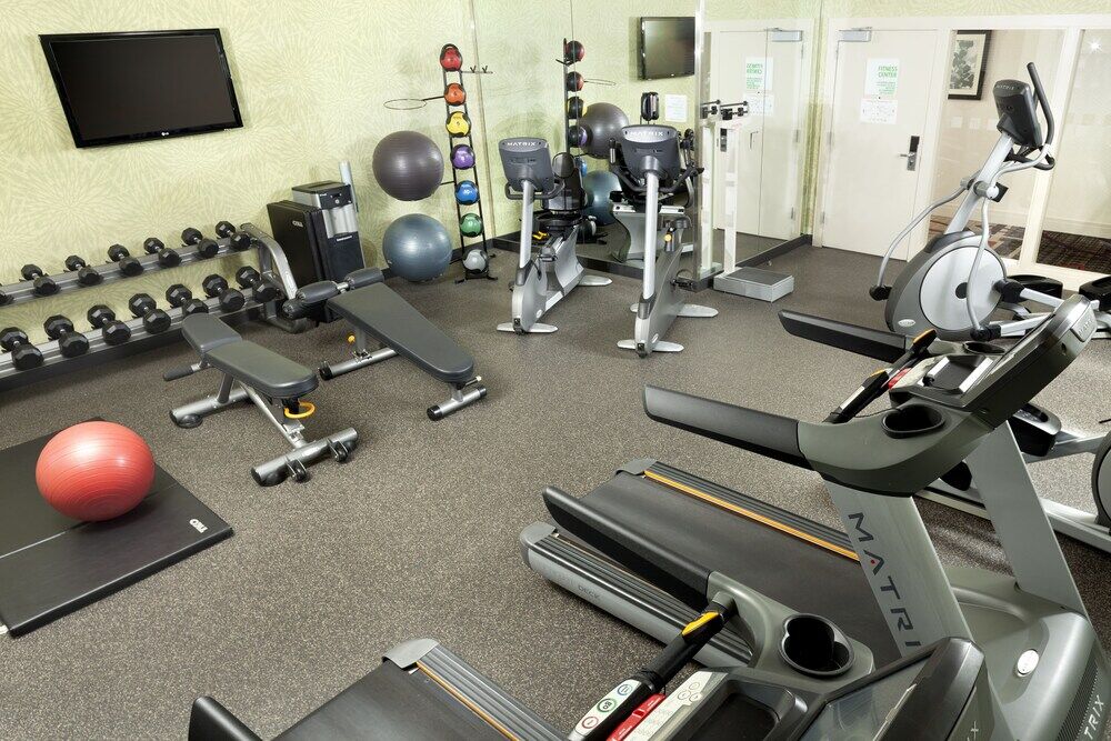 Hampton Inn Newark Airport Екстериор снимка